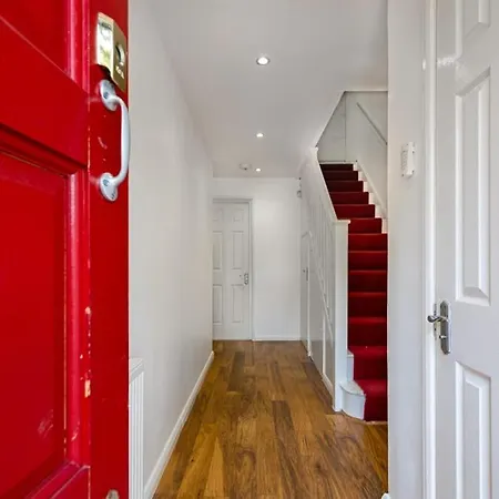 London Single Refurbished Bedroom
